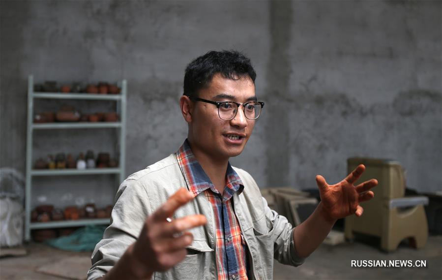 Традиционная черная керамика стала новым источником дохода для жителей Дицин-Тибетского АО в провинции Юньнань