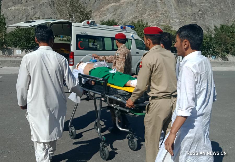 26 человек погибли, еще 12 пострадали в результате ДТП на севере Пакистана