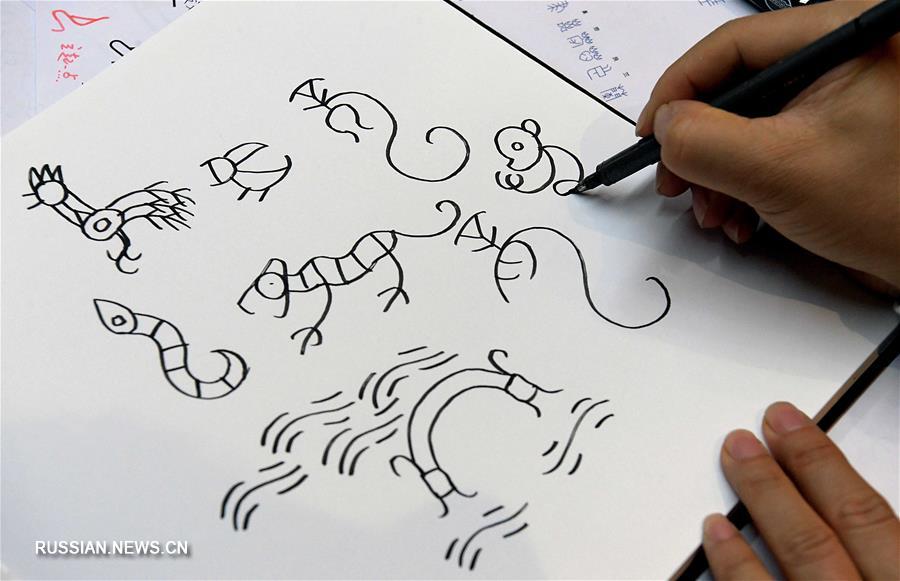 Китайский профессор "эмоционально оживил" иероглифические надписи на костях и черепашьих щитках 