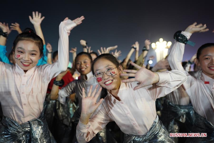 В Пекине прошло гала-представление по случаю 70-летия образования КНР