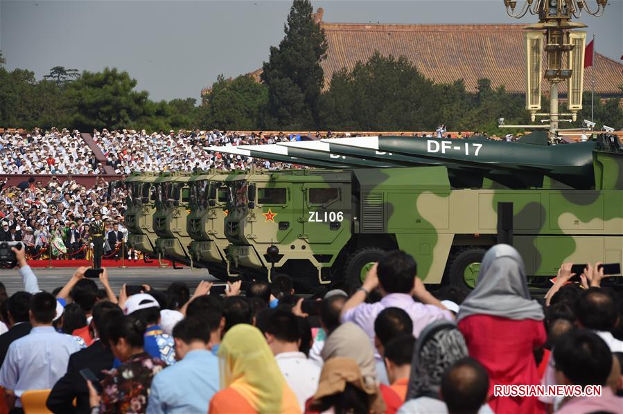 В Пекине состоялся торжественный военный парад по случаю 70-й годовщины образования КНР
