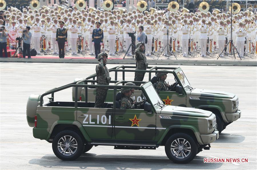 В Пекине состоялся торжественный военный парад по случаю 70-й годовщины образования КНР