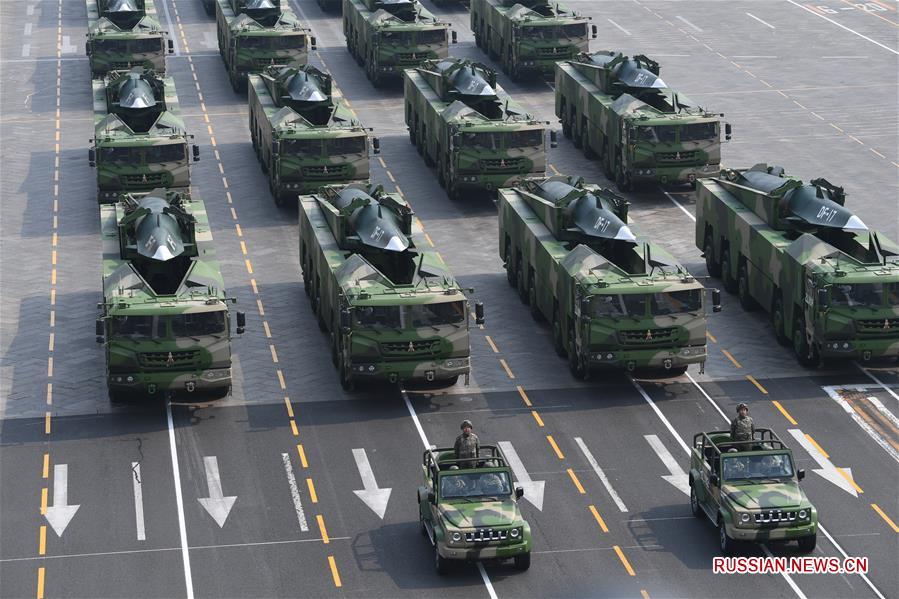 В Пекине состоялся торжественный военный парад по случаю 70-й годовщины образования КНР