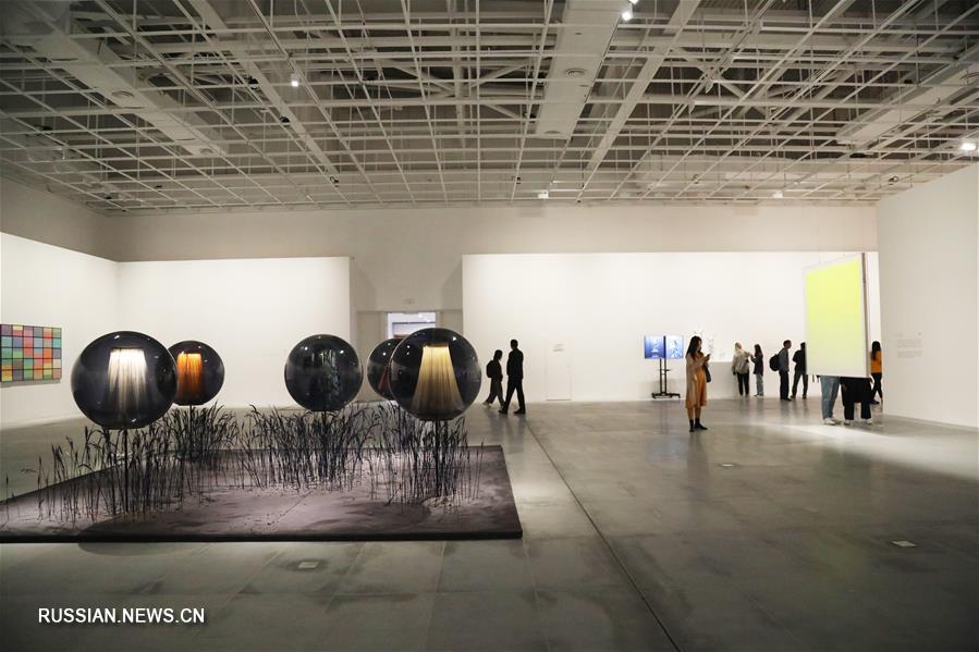 В Ланфане открылась выставка экспериментальных художественных произведений