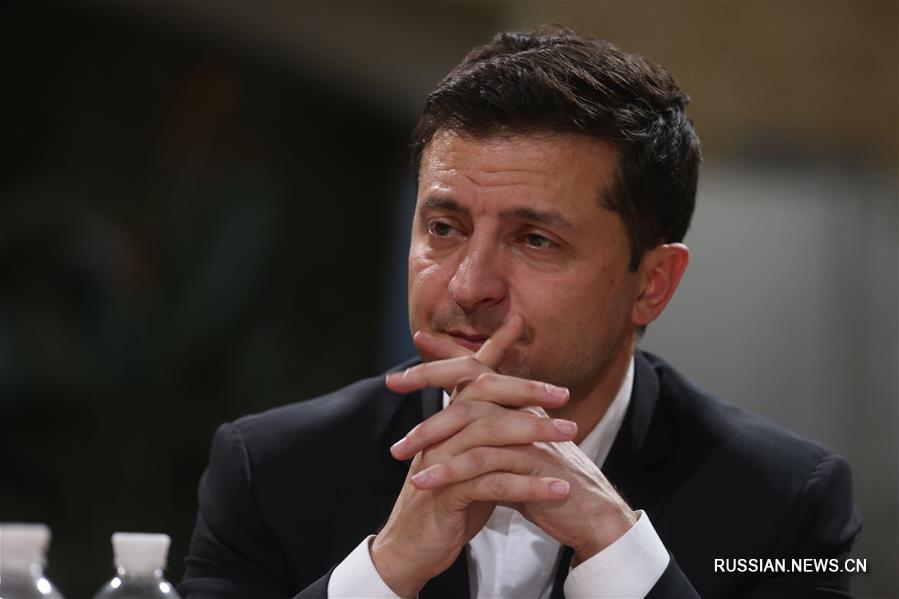 Вопрос миротворческой миссии в Донбассе будет рассматриваться на встрече в "нормандском формате" -- президент Украины В. Зеленский