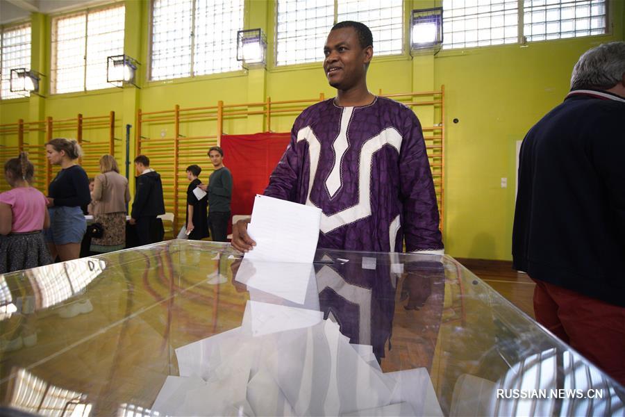 (国际)(2)出口民调显示波兰执政党在议会选举中获胜