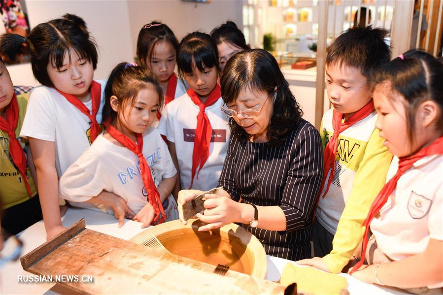 Музей ремесленных традиций открылся при старинной фабрике кистей в Хучжоу