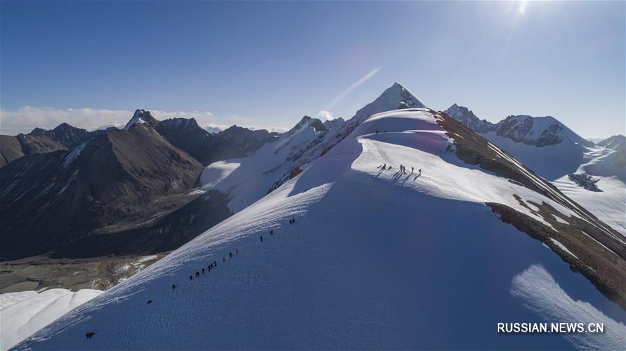 39 участников Тибетского слета альпинистов совершили восхождение на пик Лодуй