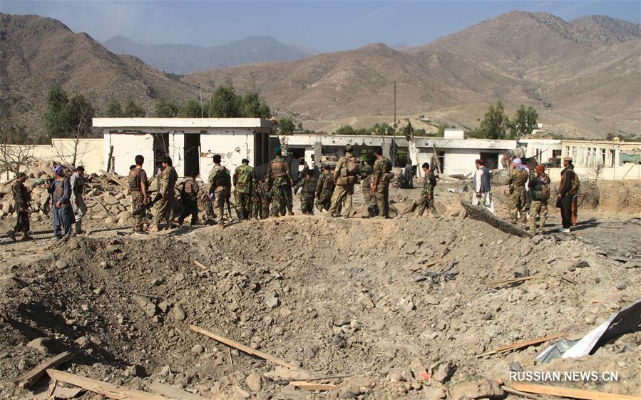 Три человека погибли, еще 43 получили ранения в результате взрыва заминированного автомобиля в Афганистане