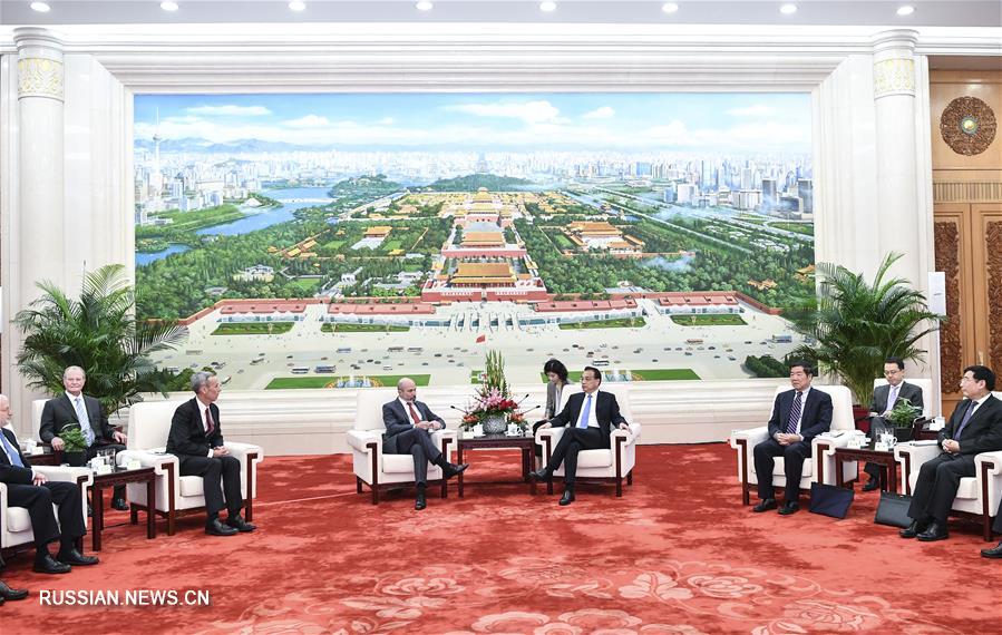 Ли Кэцян встретился с делегацией Американо-китайского делового совета
