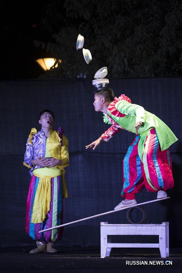Китайские акробаты выступили на международном цирковом фестивале в Модиине