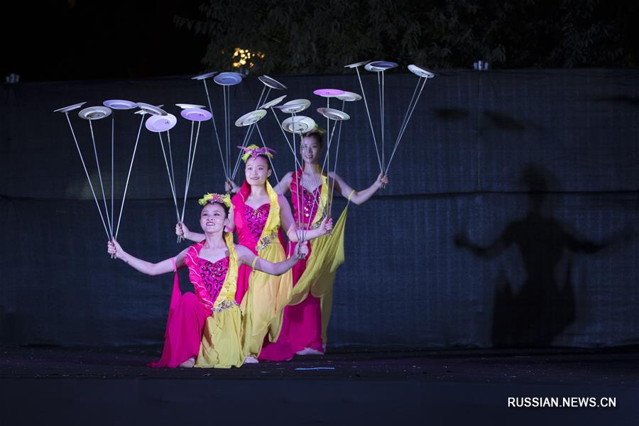 Китайские акробаты выступили на международном цирковом фестивале в Модиине