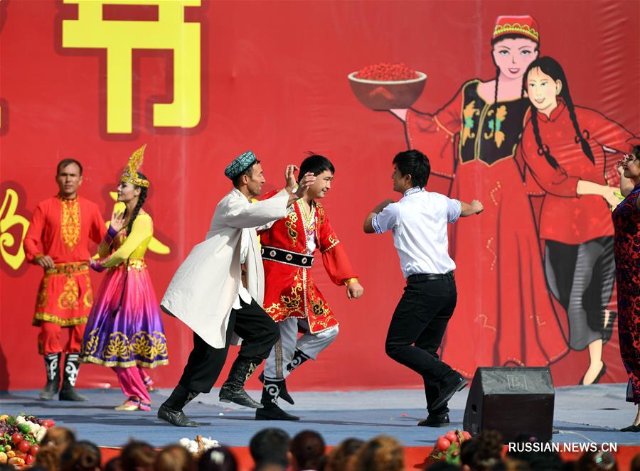 （社会）（2）新疆且末县第十届红枣丰收节开幕