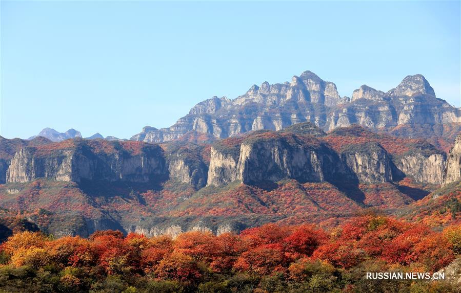 Багряная осень в горах Тайханшань