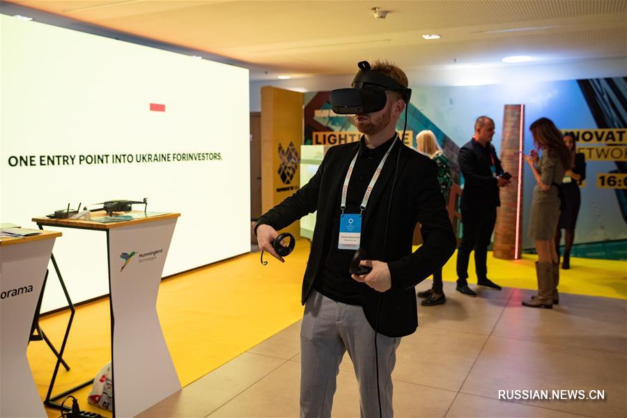 Владимир Зеленский призвал мировое сообщество расширять инвестиции в Украину