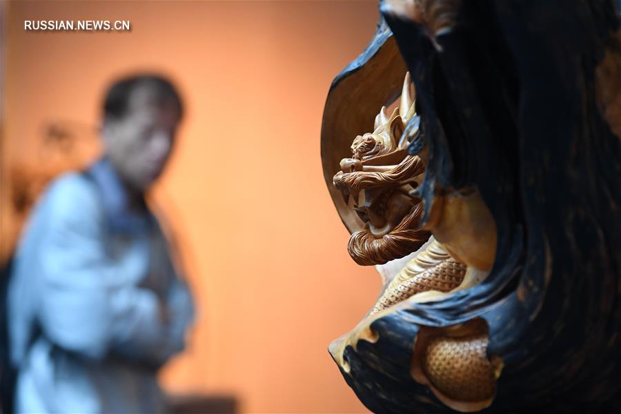 На Тайване проходит выставка деревянной скульптуры