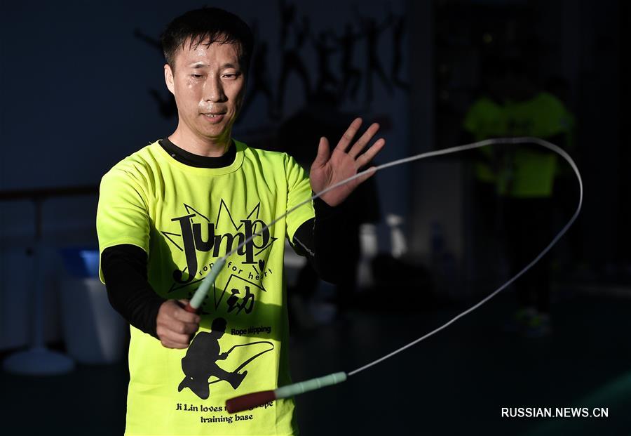 Здоровье нации -- Мастер прыжков со скакалкой из Китая прославился на весь мир