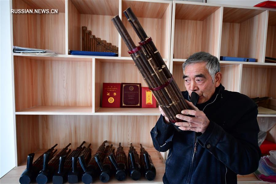 Создатель флейт "шэн" из провинции Хэнань