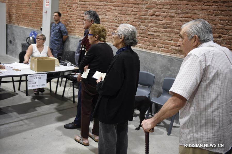 В Уругвае прошел второй тур президентских выборов