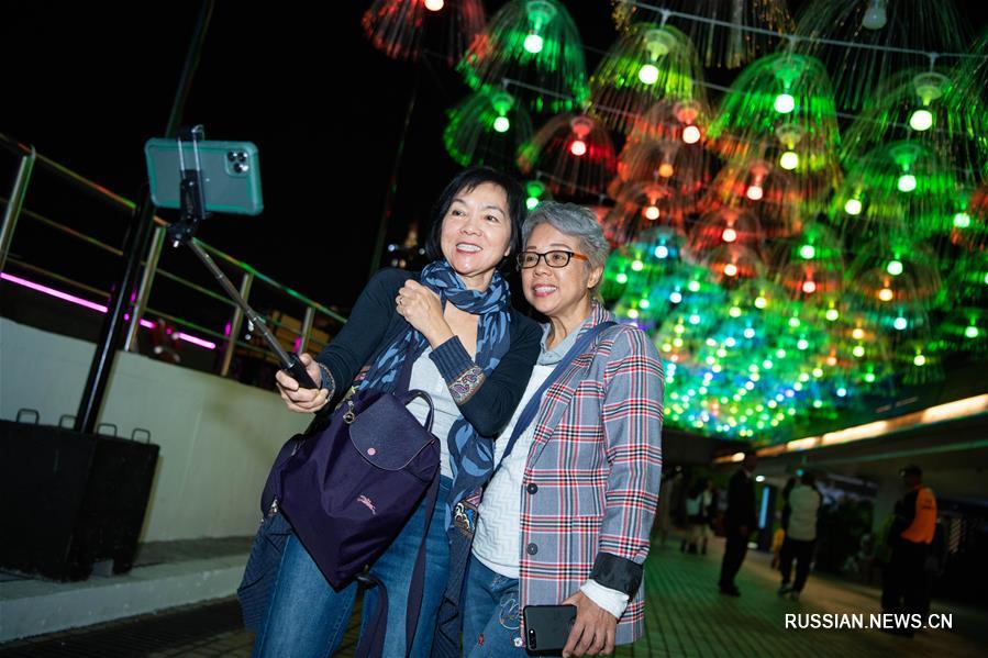 В Аомэне открылся Фестиваль света-2019 в честь 20-летия возвращения САР под юрисдикцию Китая 