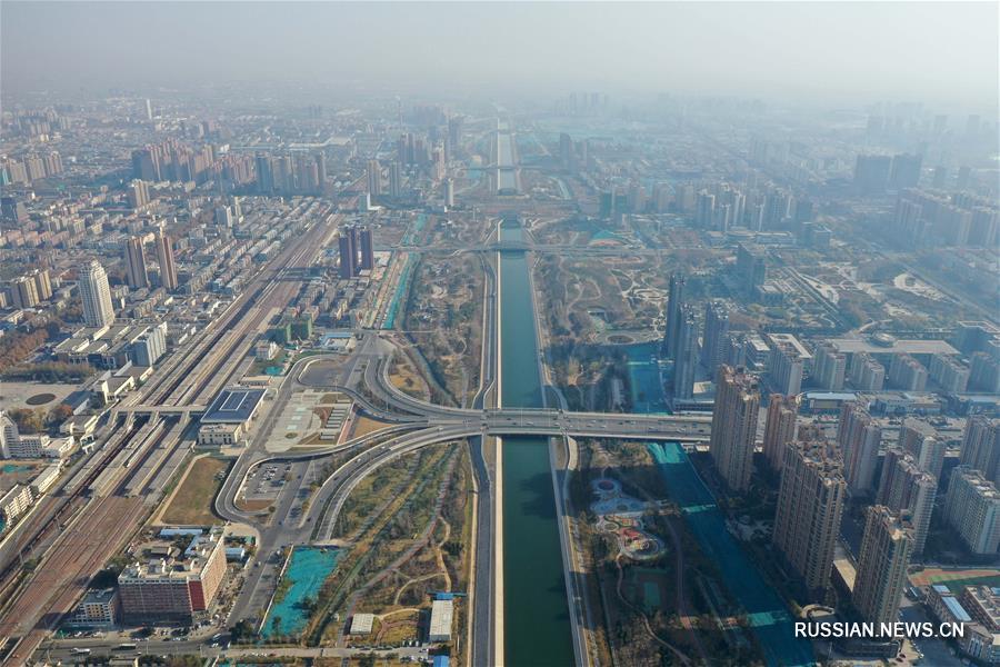 Водный канал стал украшением центральных районов Цзяоцзо в провинции Хэнань