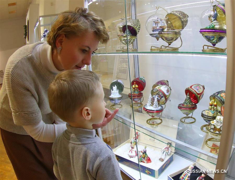 "Музей елочных игрушек" открылся в Национальном историческом музее Беларуси 