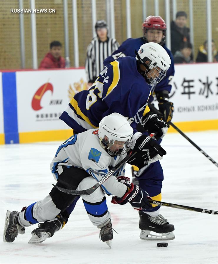 Товарищеский турнир юниорских команд Китая и России по хоккею проходит в г. Тяньцзинь