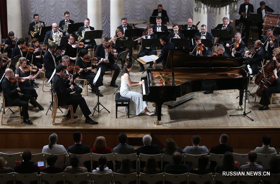 Китайский дирижер Сяо Мин выступил в Киеве совместно с Национальным симфоническим оркестром Украины