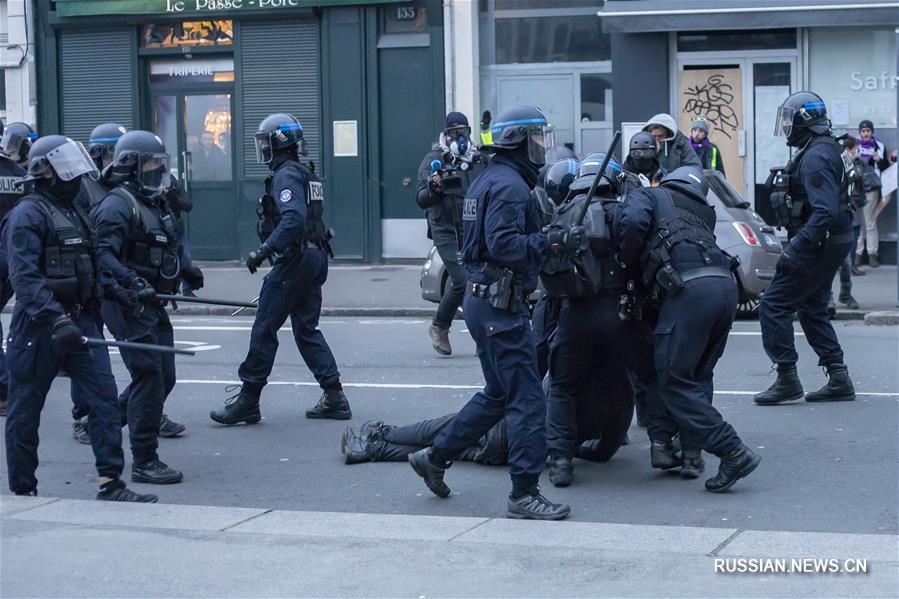 Во Франции продолжается общенациональная забастовка