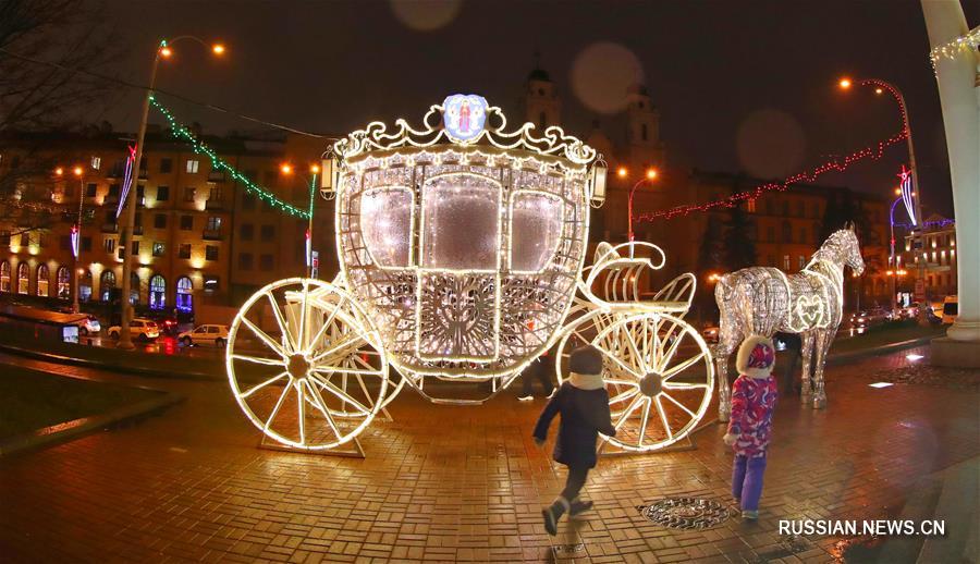 В Минске зажглась новогодняя иллюминация