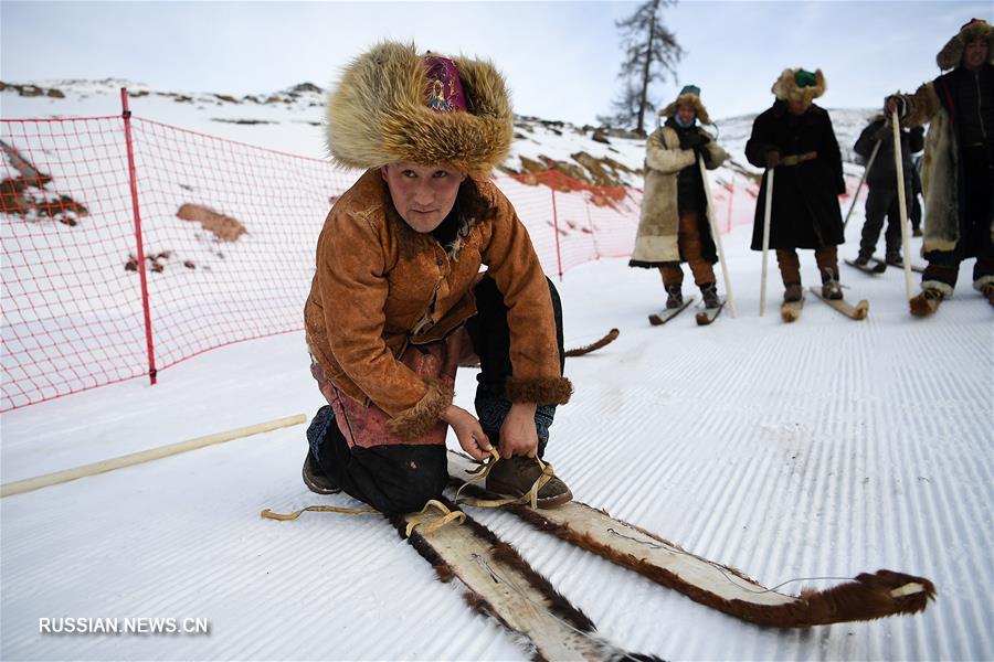 Здоровье нации -- Катание на меховых лыжах в Синьцзяне