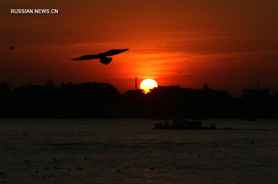 Закат солнца в Янгоне