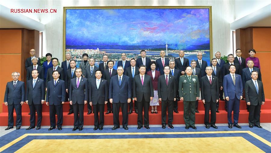 Си Цзиньпин встретился с представителями всех ветвей власти САР Аомэнь