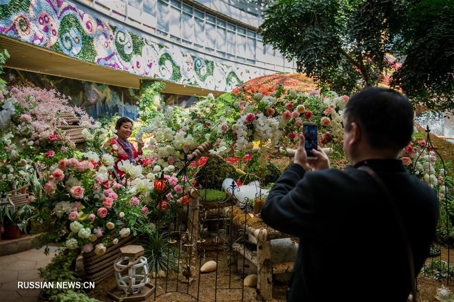 Туристический комплекс "Цветочный городок" в г. Куньмин привлекает множество посетителей