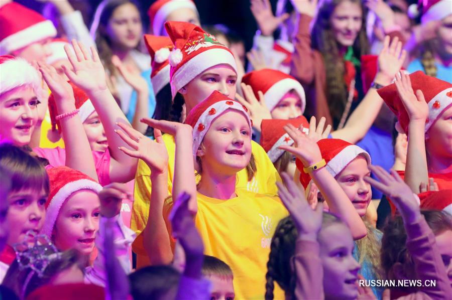 350 лучших представителей пионерских организаций собрались на новогоднее представление в Минске  