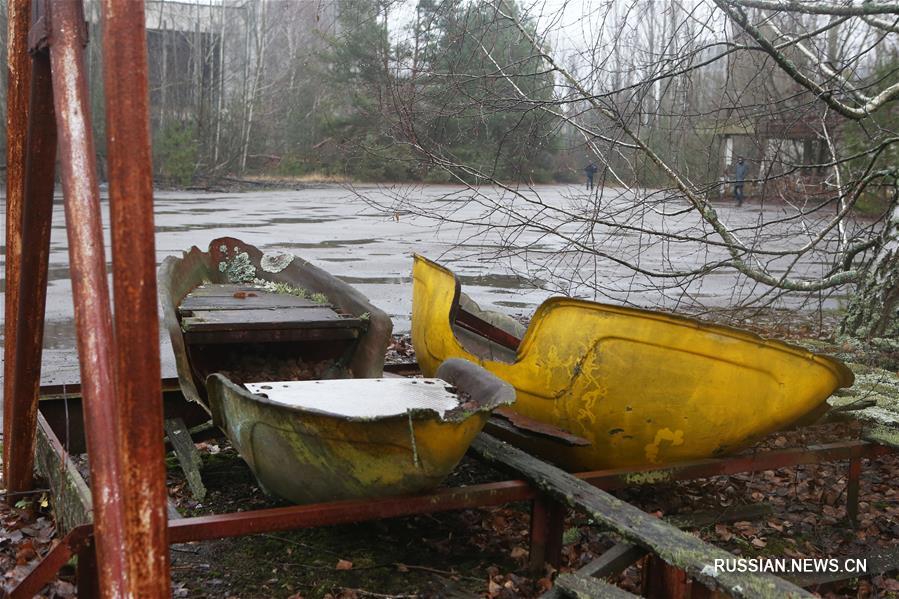 В Припяти установили новогоднюю елку