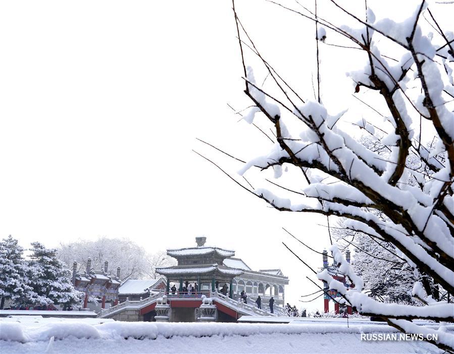 Парк Ихэюань в Пекине после снегопада