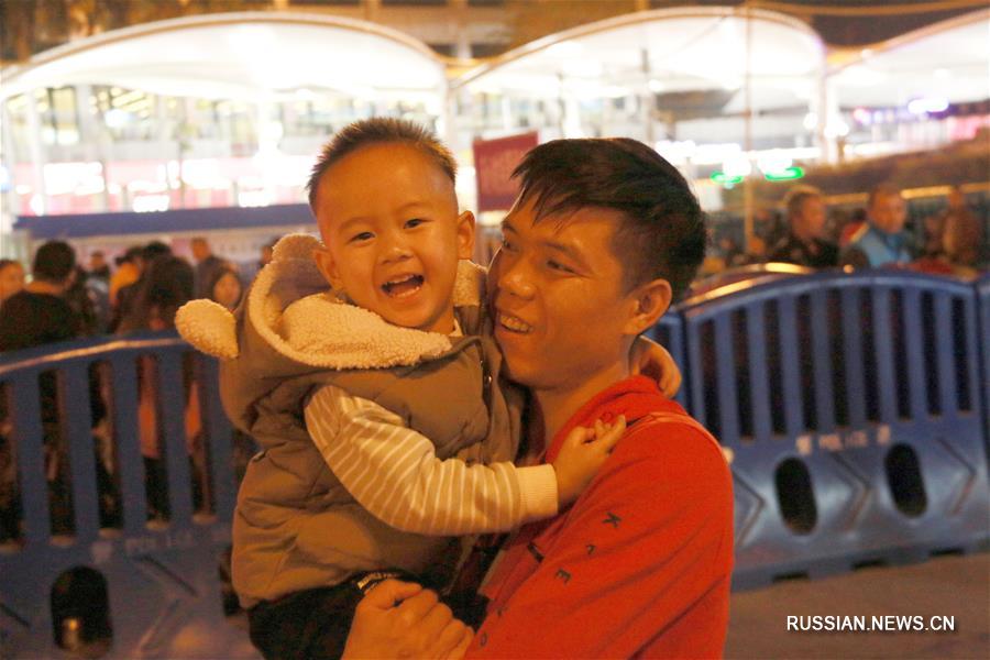 Маленькие пассажиры Китайских железных дорог отправляются в путь