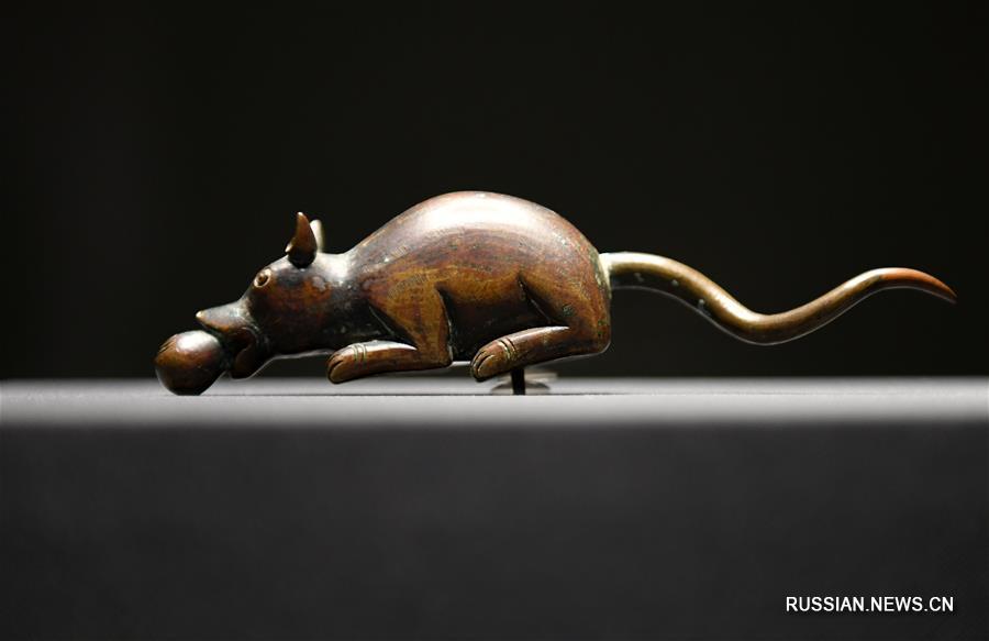 Выставка "Древнее, как небо -- Искусство династий Чжоу, Цинь, Хань и Тан" открылась в Сиане