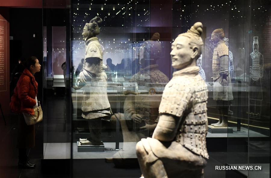 Выставка "Древнее, как небо -- Искусство династий Чжоу, Цинь, Хань и Тан" открылась в Сиане