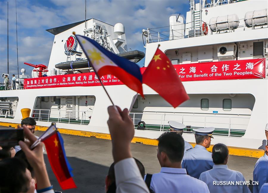 Корабль морской полиции Китая впервые посетил Филиппины