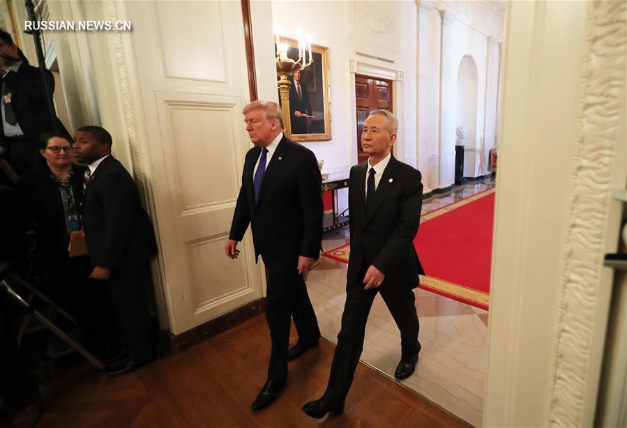 Вице-премьер Госсовета КНР Лю Хэ и президент США Д. Трамп прибыли в Белый дом для подписания торгово-экономического соглашения