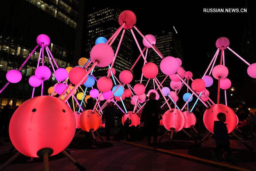 В Лондоне открылась выставка световых инсталляций