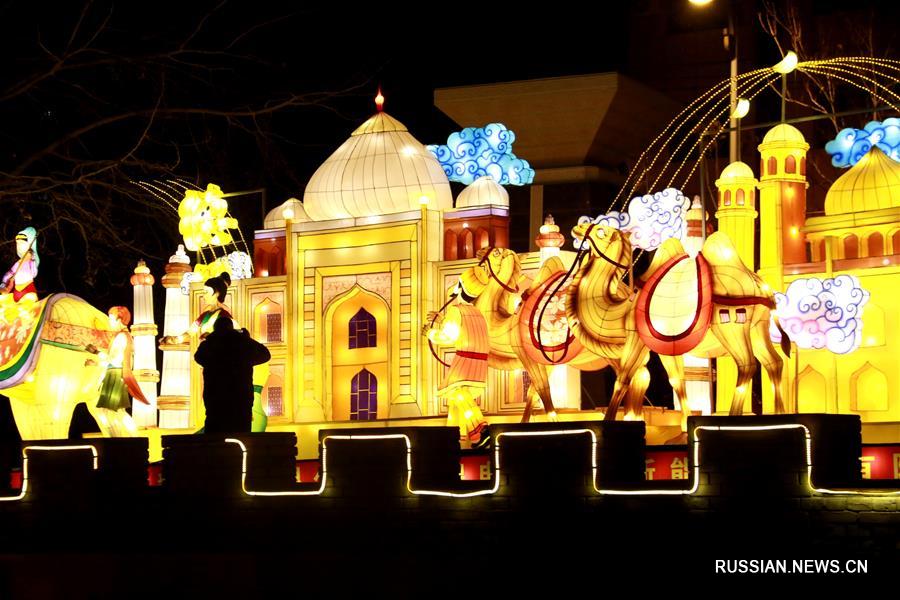 Выставка световых инсталляций в г. Дуньхуан