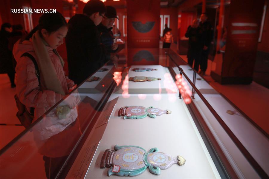 В Национальном музее Китая проходит новогодняя выставка "Счастье и благополучие"