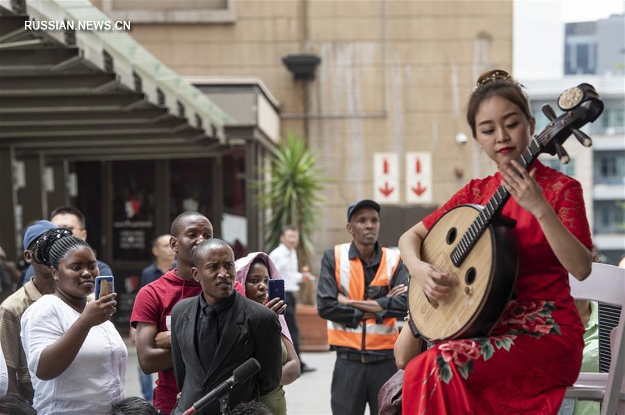 В Йоханнесбурге ЮАР прошли художественные выступления "Радостный праздник Весны"