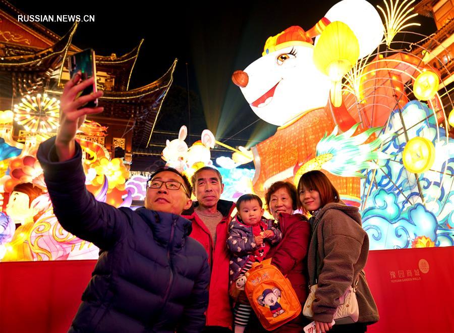 Новогодние фонари в Шанхае