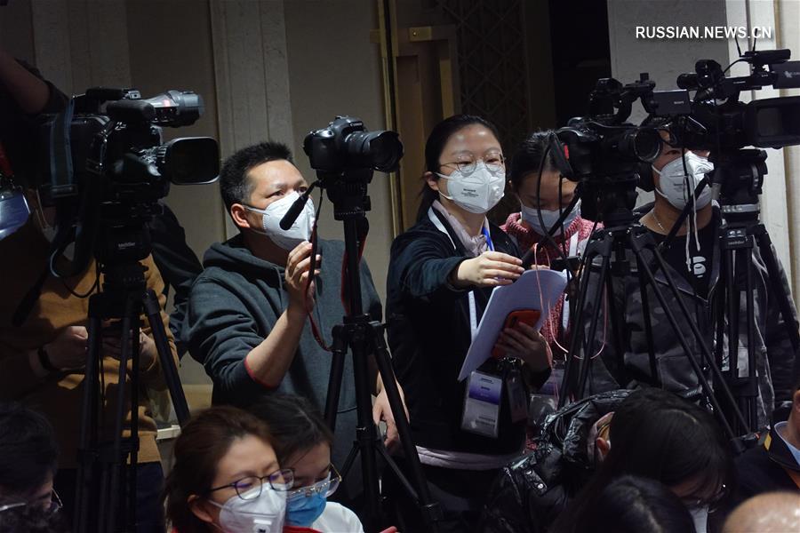 Пресс-канцелярия Госсовета КНР рассказала о работе по контролю и профилактике эпидемии вирусной пневмонии