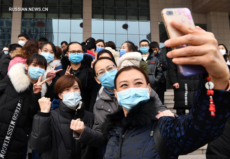 Хэнаньские врачи и медсестры спешат на помощь в провинцию Хубэй