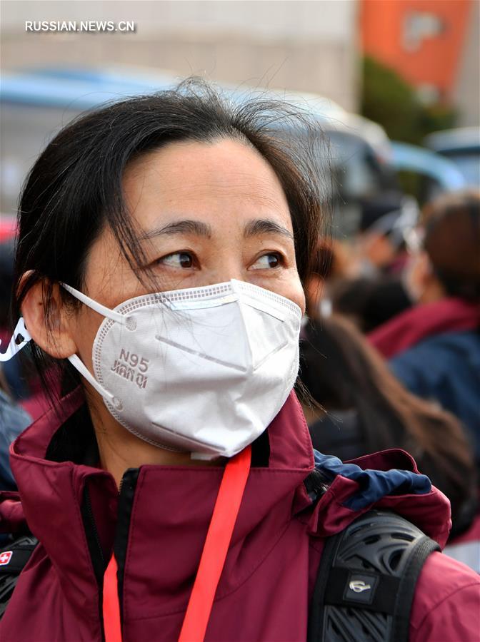 Первая группа медицинских работников провинции Фуцзянь отправилась в город Ухань для оказания помощи в противоэпидемической работе